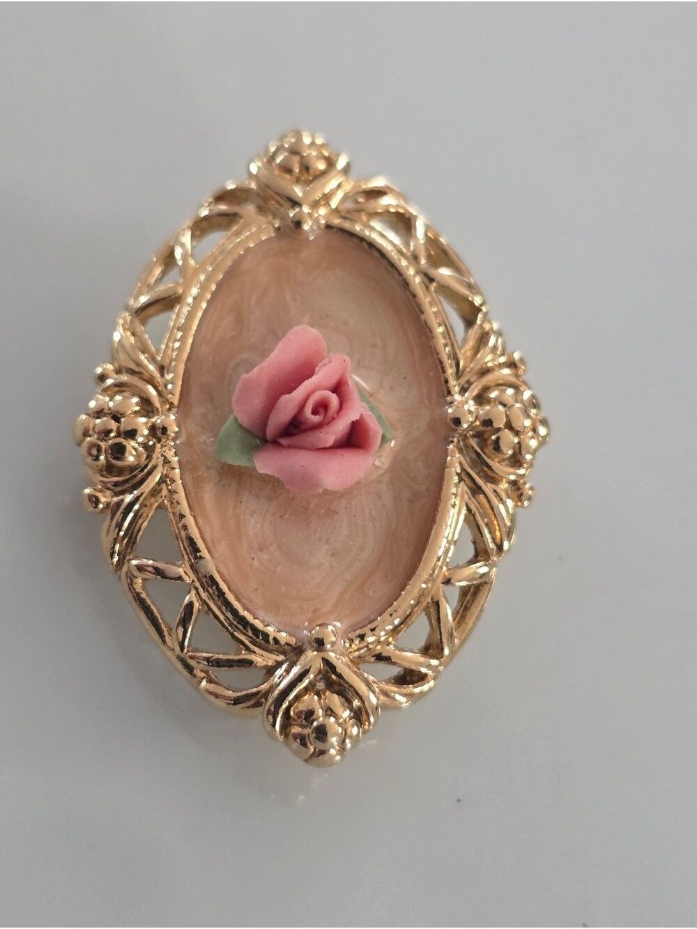 Vintage AVON Goldtone Victorian Pink Rose Pin Brooch Pendant